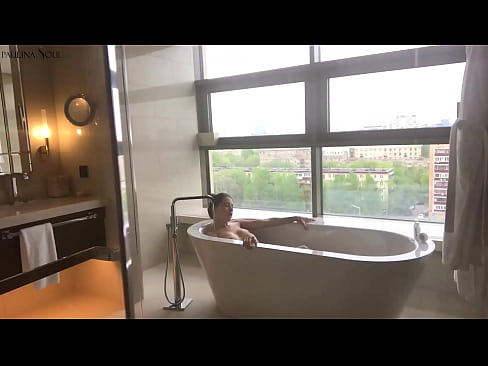 ❤️ En fantastisk babe som lidenskapelig rykker av seg fitta på badet Sexvideo ved no.hentaibar-com.ru ❤