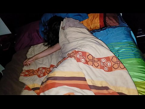 ❤️ Stesønn skjelter ut sin unge stemor mens hun sover. Sexvideo ved no.hentaibar-com.ru ❤